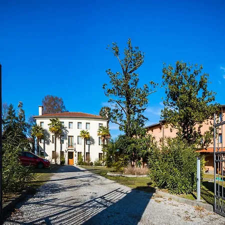 Отель Dall'ongaro Ghirano